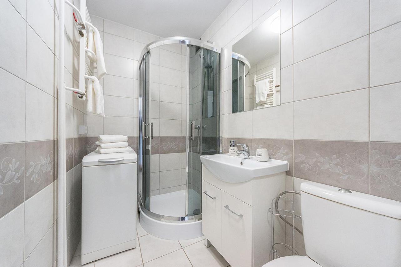 Glow Apartments, Apartament Kolobrzeska Γκντανσκ Εξωτερικό φωτογραφία